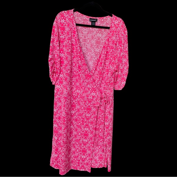 Lane Bryant Wrap Dress Womens Size 22/24 Flowy Pink Dot Ruched Short Sleeve - Picture 1 of 6